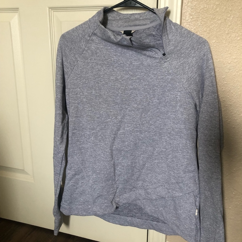 Women’s pullover fitness sweater